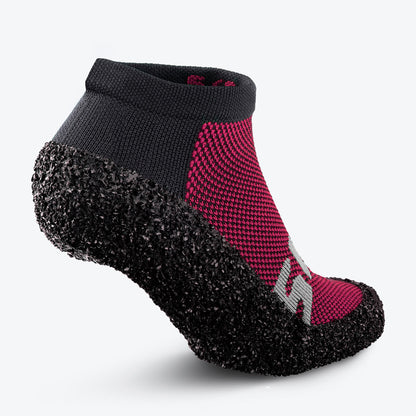 Essentials 2.0 Grape – zachraň ponožkobotu