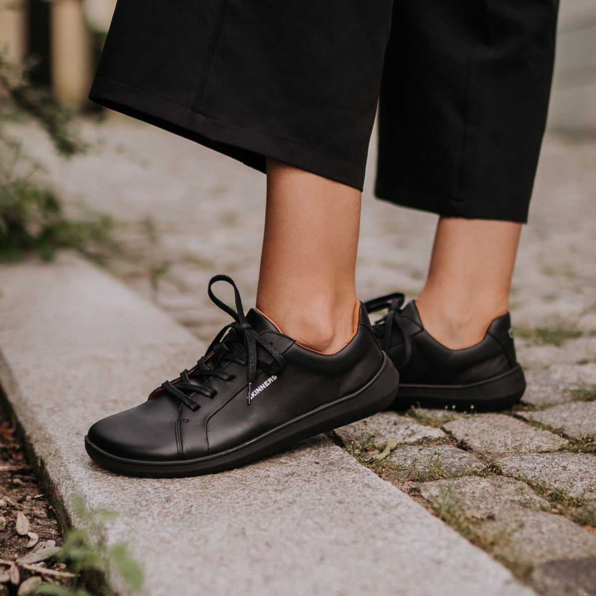Moonwalker Black (Black)