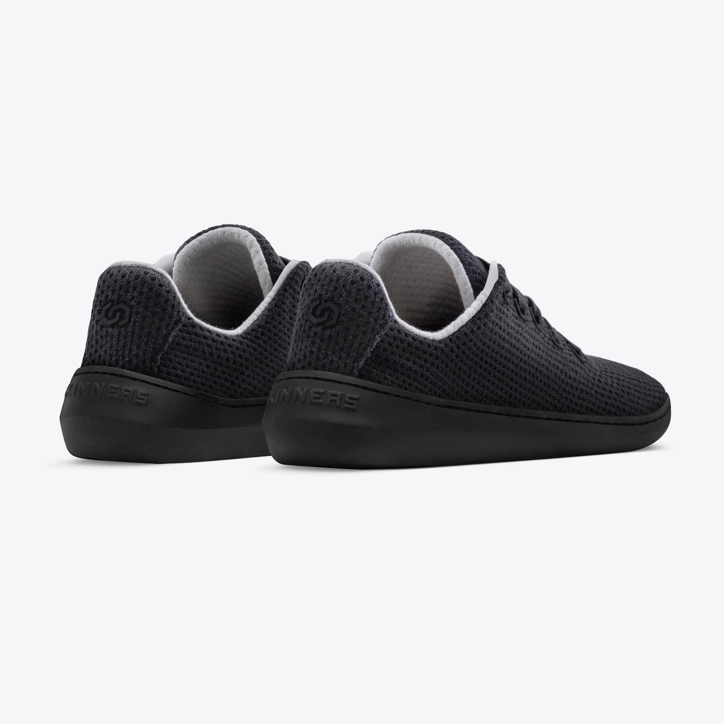 Globetrotter True Black (Black)
